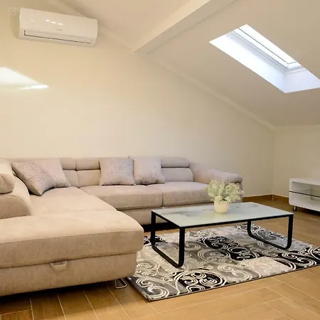 Katarina Apartment *